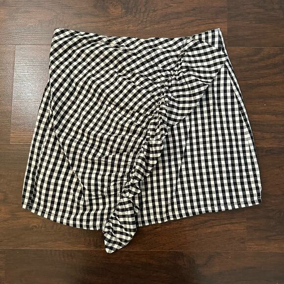 Lulu's Collegiate Class black & white gingham checkered mini skirt size S - Picture 2 of 9